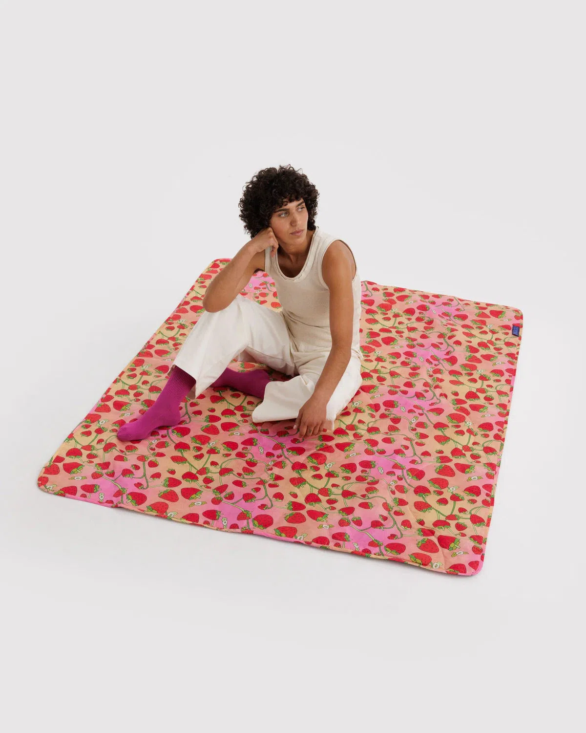 BAGGU Strawberry Blossom Puffy Picnic Blanket