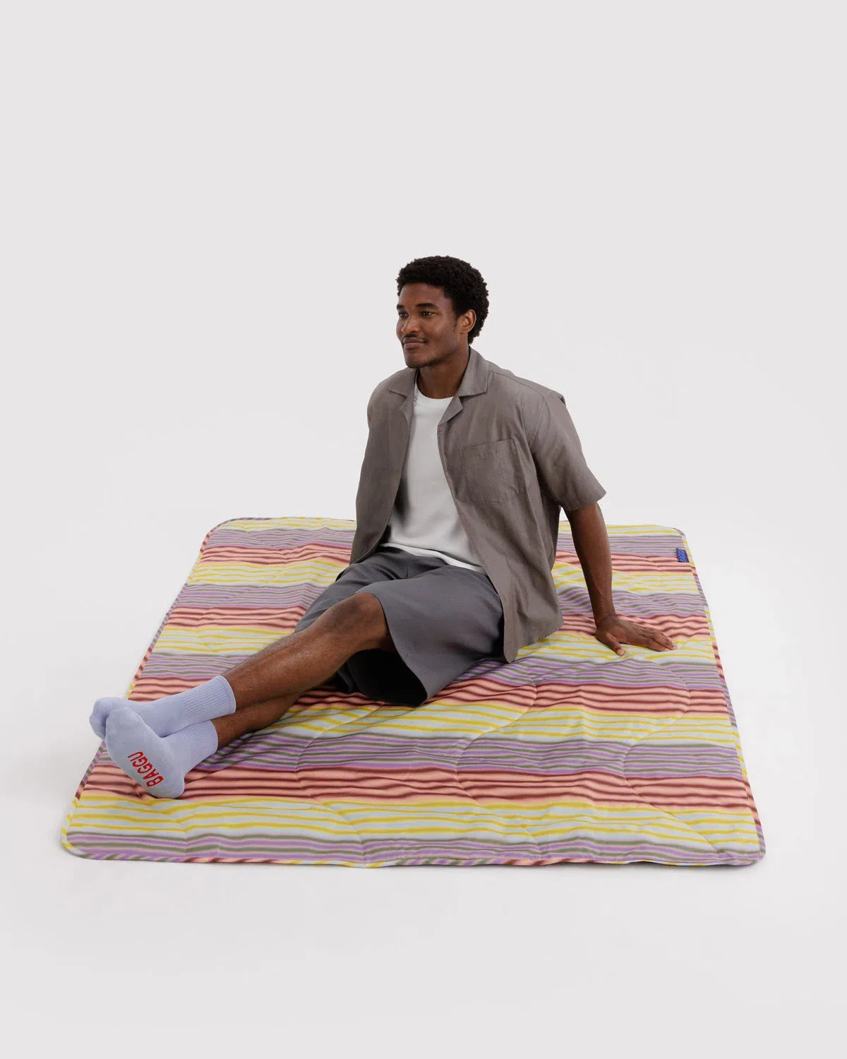 BAGGU Gradient Stripe Puffy Picnic Blanket